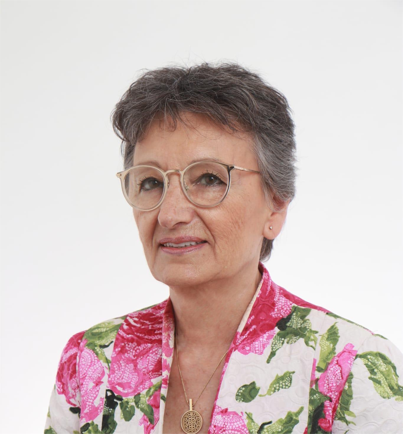 Ester Maria Coutinho Albuquerque e Castro Coelho